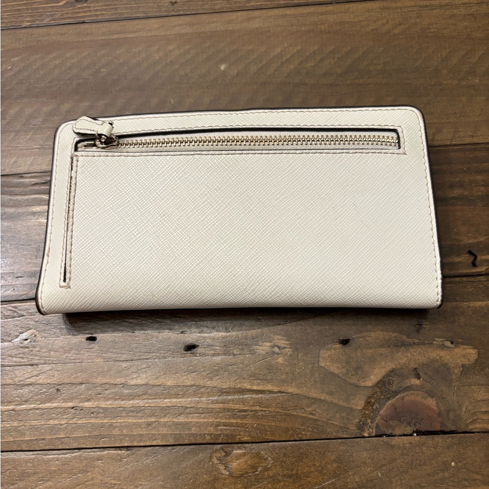 Kate Spade Jana Large Slim Bifold Wallet in Cream Saffiano Leather - Picture 2 of 6